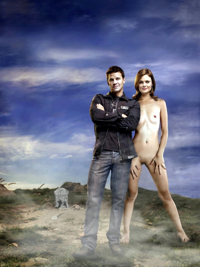 Actress Emily Deshanel Nude