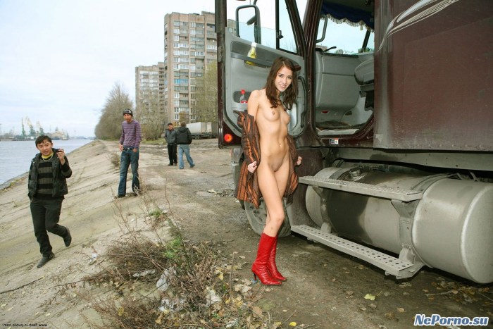 Naked girls and truckers