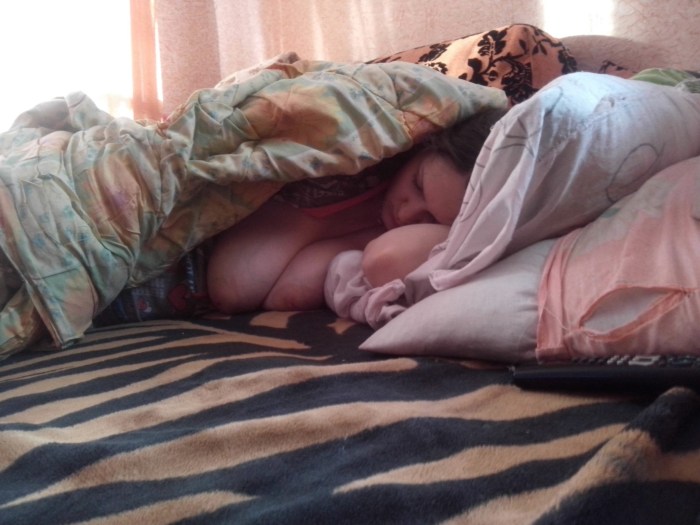 Hairy manda without panties
