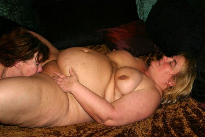 Very thick naked women