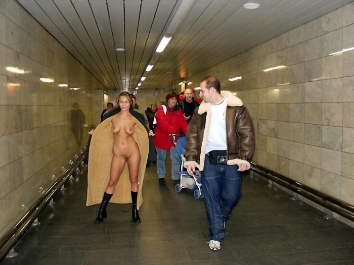 Girl without panties in the subway