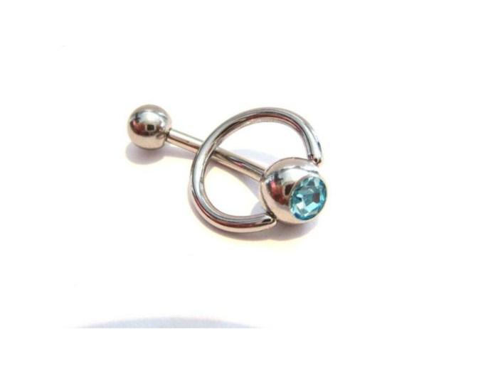 Vertical clitoris piercing