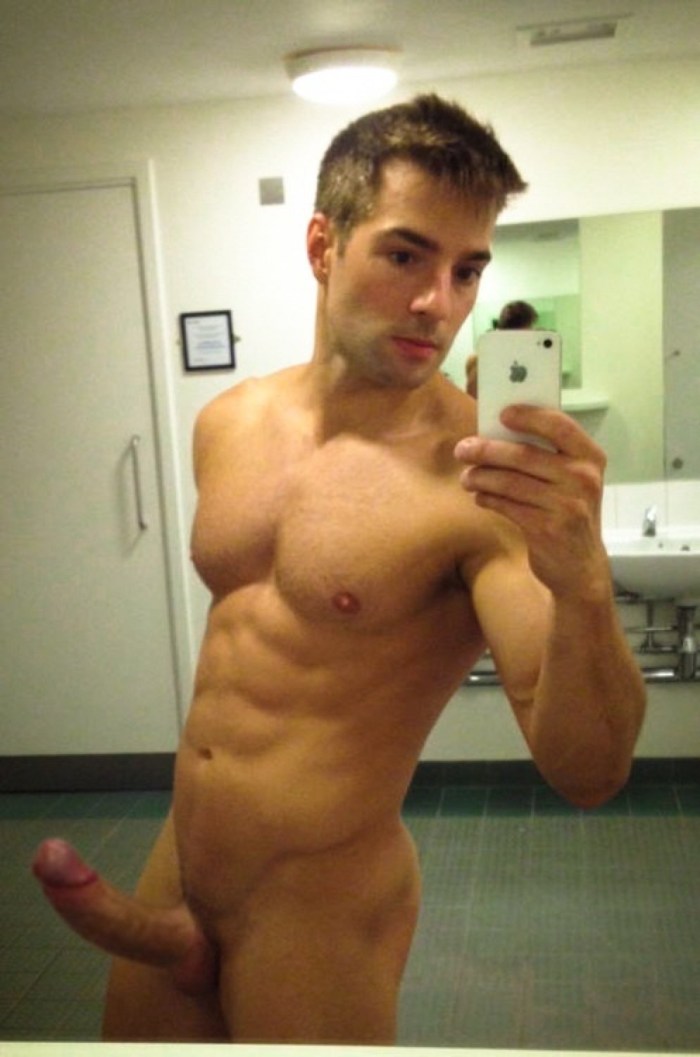 Young guy nude selfie