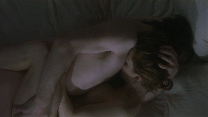 Julianne Moore bed scenes