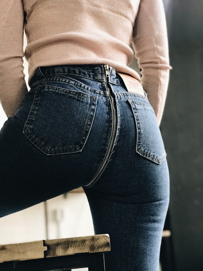 Jeans with a width on the pope