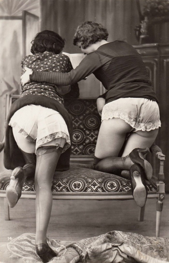 Women in Pantalones and Stockings Porn