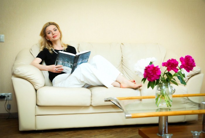 Elena Nikolaeva TV presenter