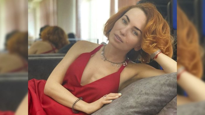 Yana Studilina in the series island