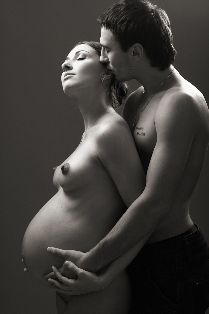 Photoshoot of naked pregnant women
