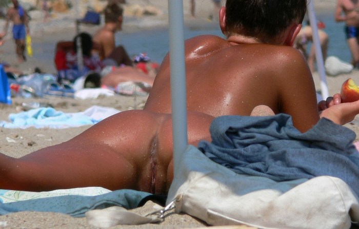 Naked wild beach spied