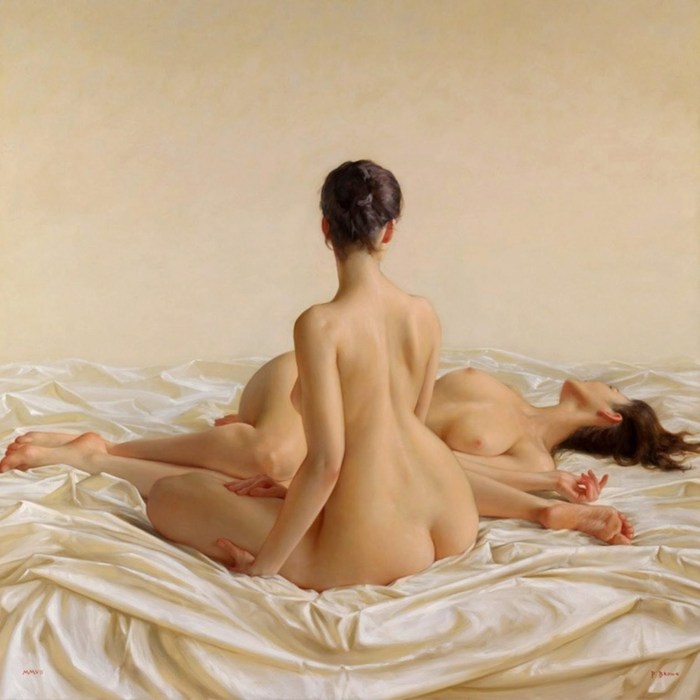 Naked posing in the studio xxx