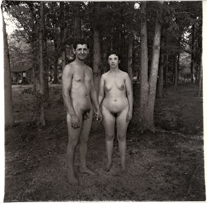 Photo shoot nude with the whole family