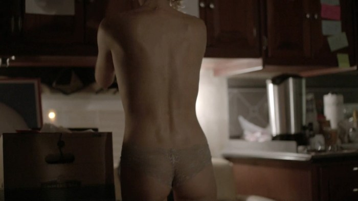 Kathleen Robertson Sexy