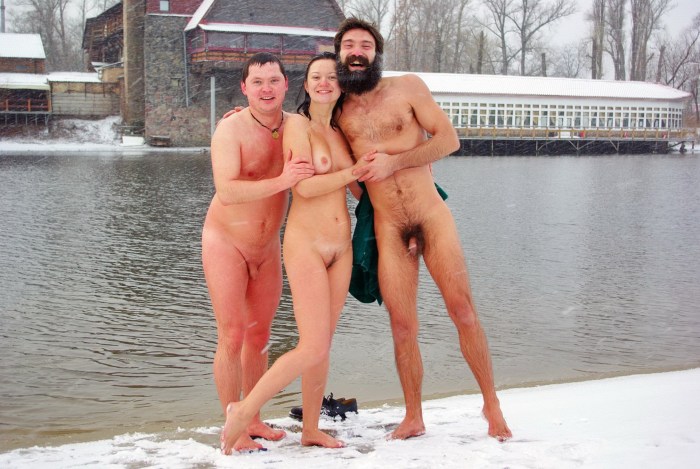 Women bathe in the hole naked