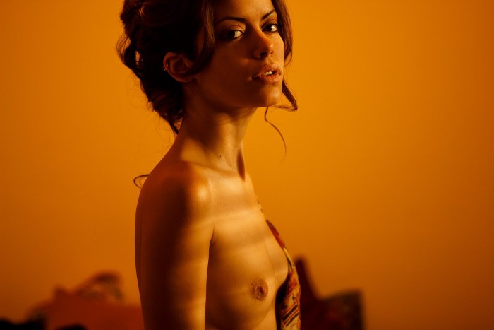 Flat women without boobs