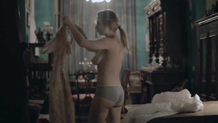 Naked actress Anna Tsukanova-Kott