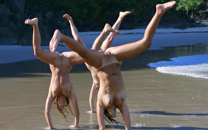Girl with big tits jumps