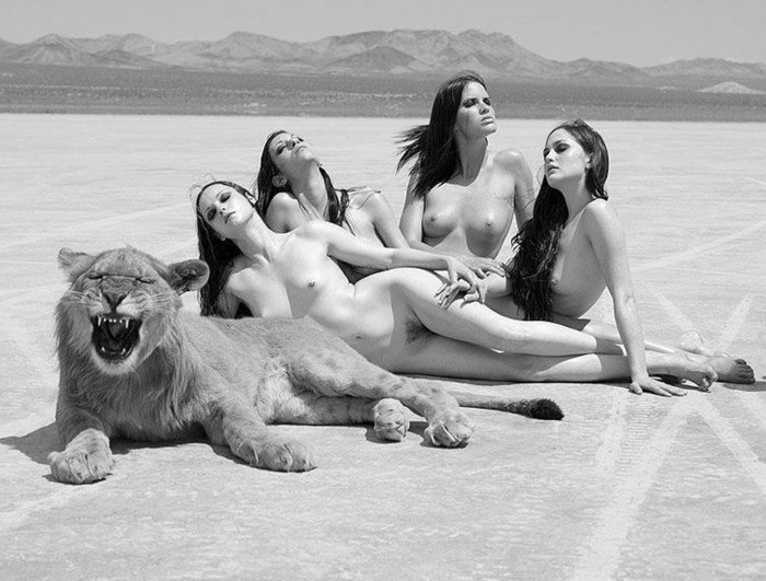 Funny naked girls