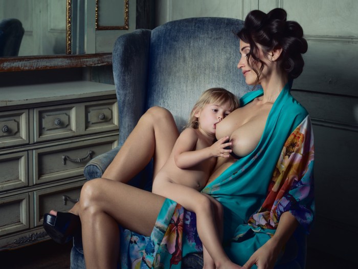 Naked women mother and daughter