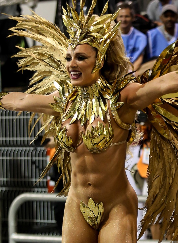 Viviana Castro Naked on the Carnival