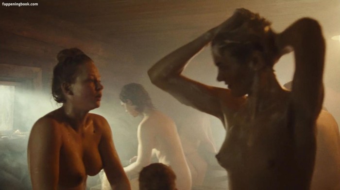 Actress Julia Peresild Nude