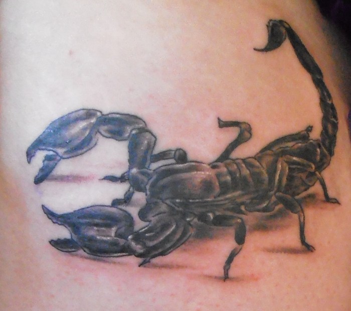Tattoo Scorpio minimalism