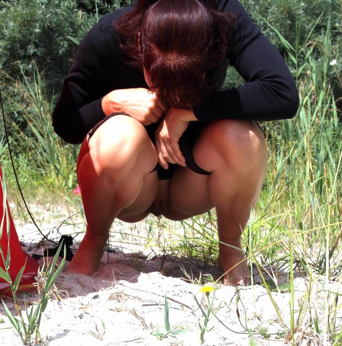 Naked women peeping