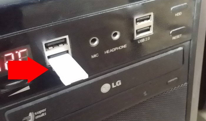Microlift of the glove compartment Chery Tiggo 4