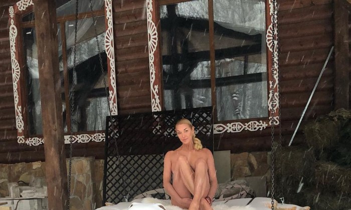 Volochkova in advertising "Snickers"