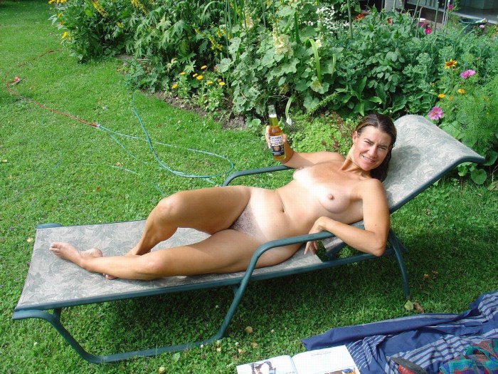 Naked ladies without complexes