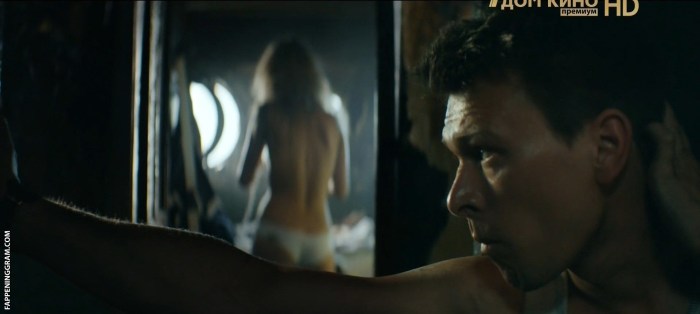 Naked Violant Plachido in the film American
