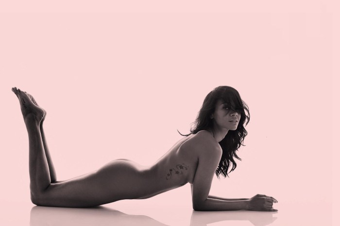 Zoe Saldan is hot