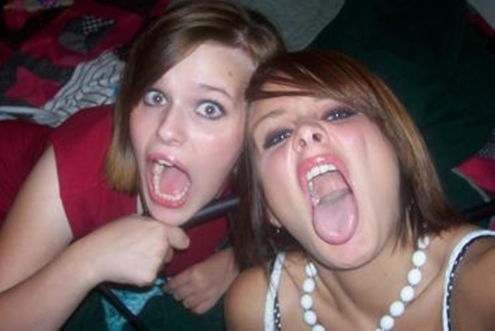 Open mouth blondes