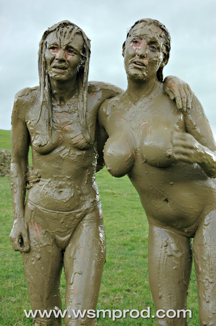 Striptease of girls in Quicksand Girls