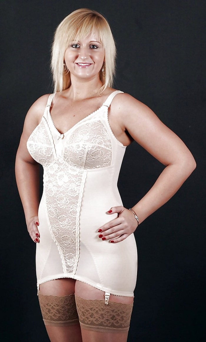 Nadine Yansen in Pantalons