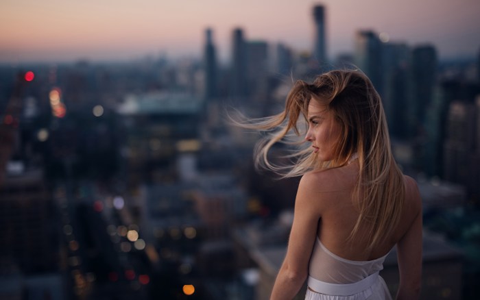 Girl in the night city