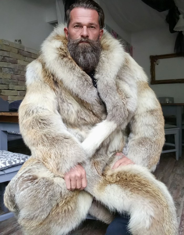 Valeria Rysyukova fur fur