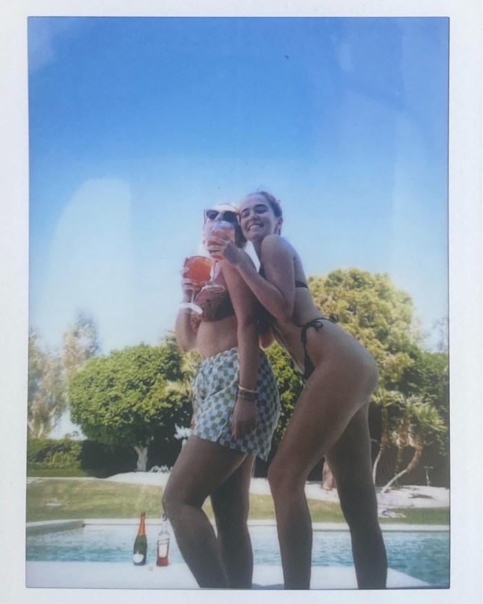 Zoey deutch Who Him