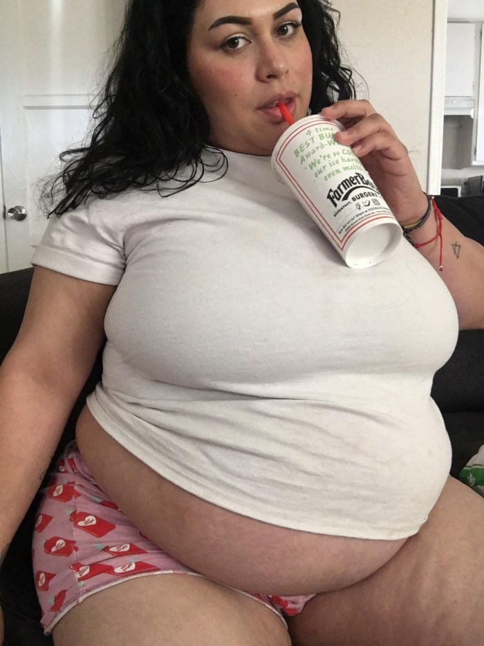 Fat girls and cars