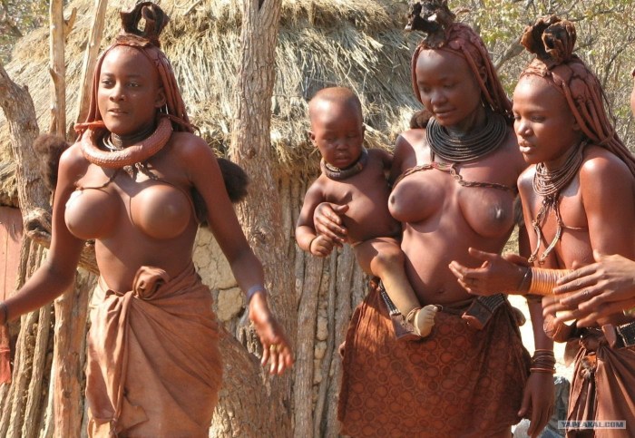 Naked women of African tribes