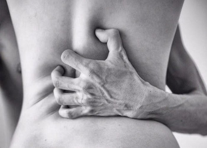 Preliminary caresses in bed