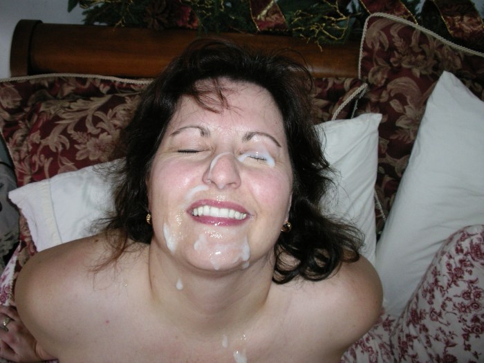 Cum in the mouth of an amateur