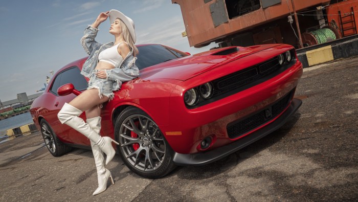 BMW M5 and Girls