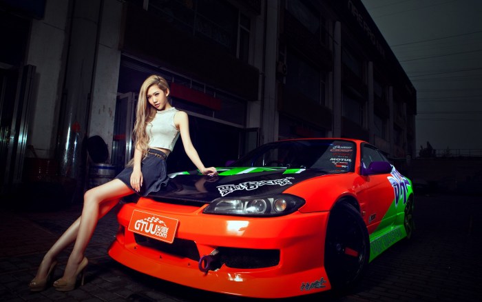 Sexy girls and cars