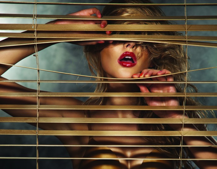 Blinds Girl