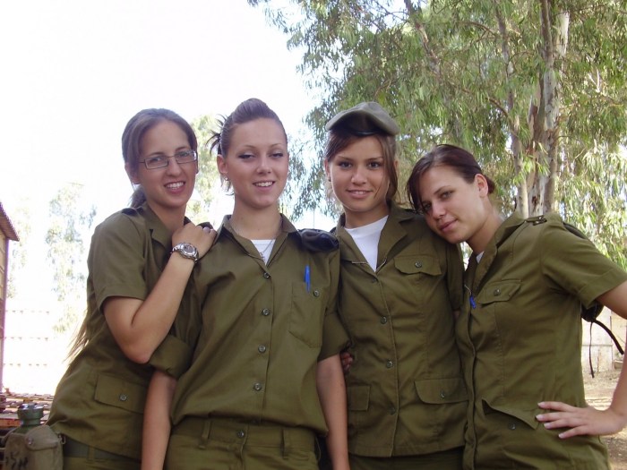 Girls of the Israeli Army in the barracks