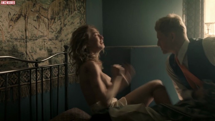 Erotic scenes an hour before dawn