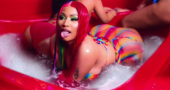 Nicky Minaj naked lesbian