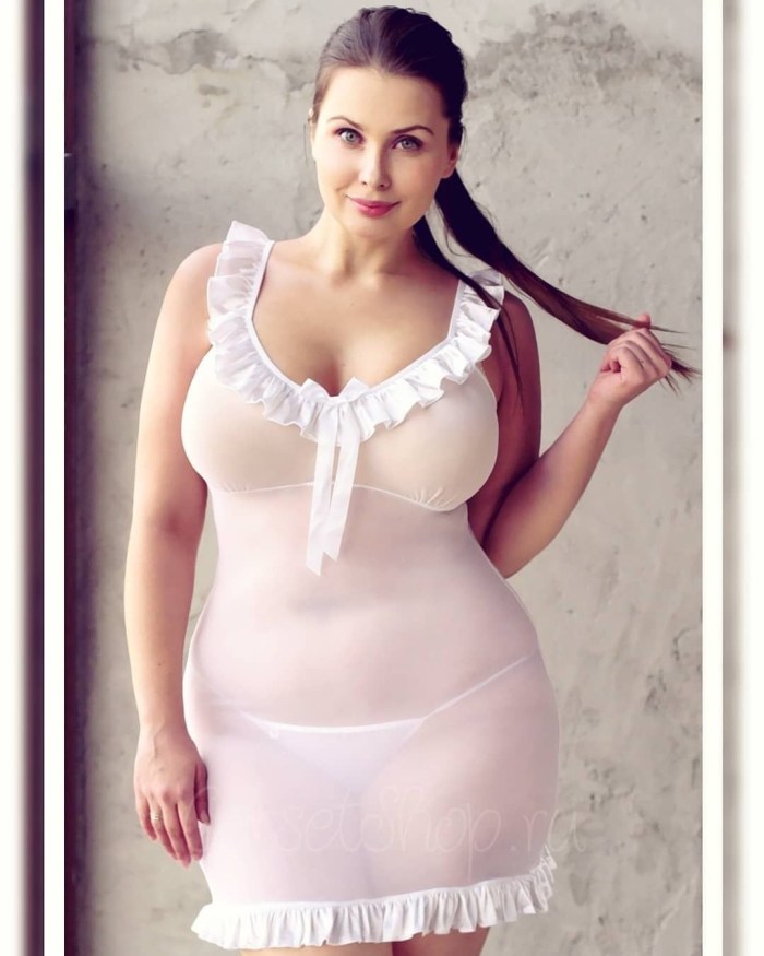 Mature bbw in shorts