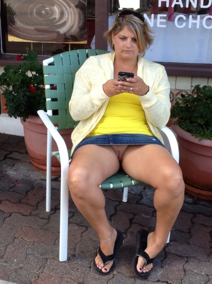 Mature Russians under the skirt
